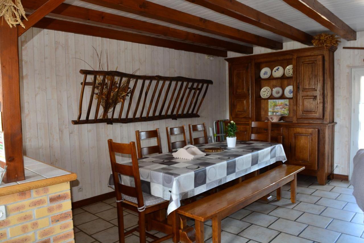 Marais Poitevin Bord Riviere Peche ,Barque, Velos, Wifi, Linge, Cheminee, Cuisine, Terrain De Boules La Taillee Exterior photo