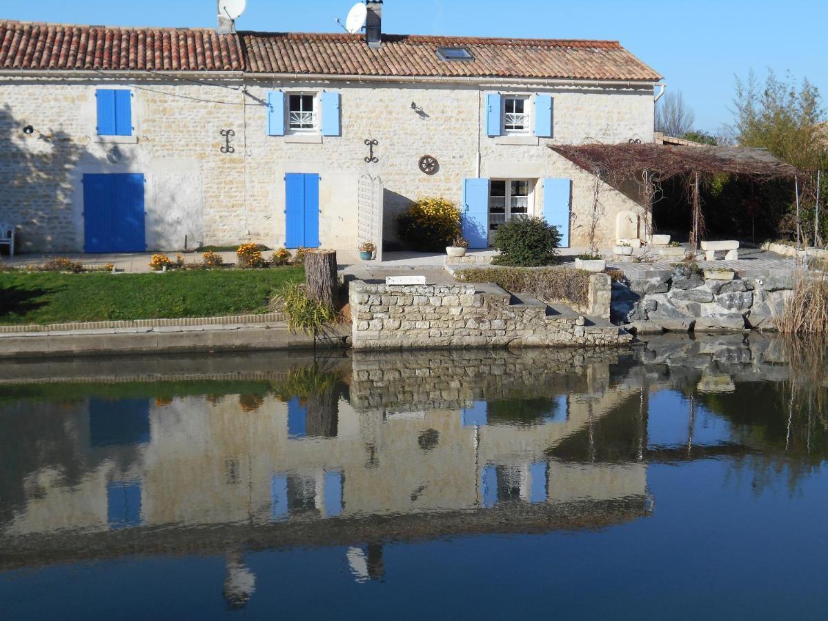Marais Poitevin Bord Riviere Peche ,Barque, Velos, Wifi, Linge, Cheminee, Cuisine, Terrain De Boules La Taillee Exterior photo